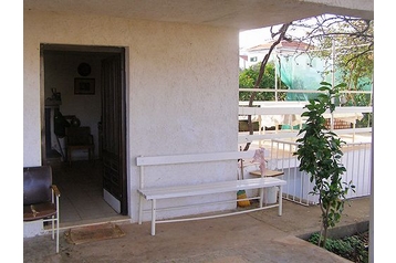 Croaţia Privát Slatine, Exteriorul